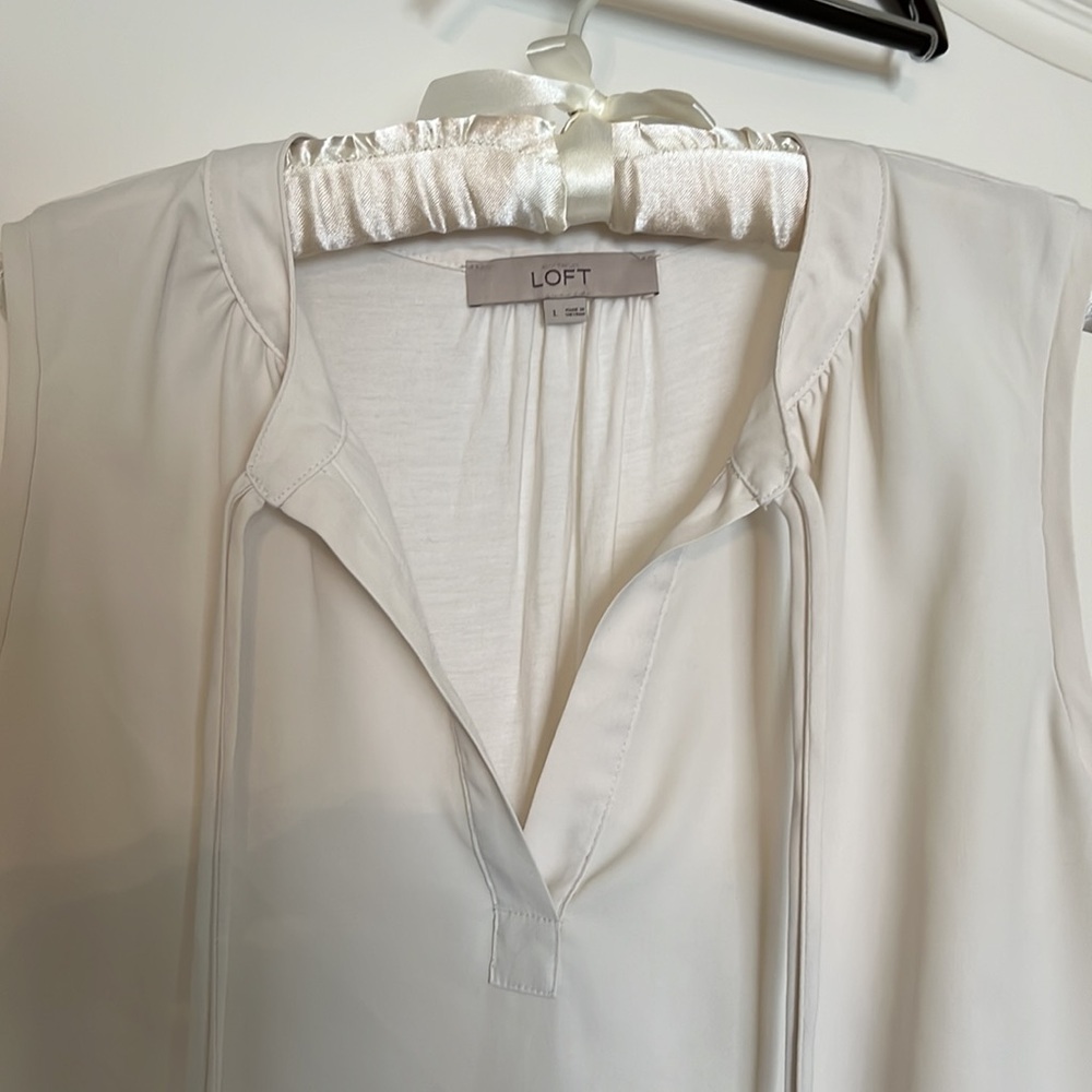Loft cream sleeveless top with tie, sz L - Picture 2 of 5